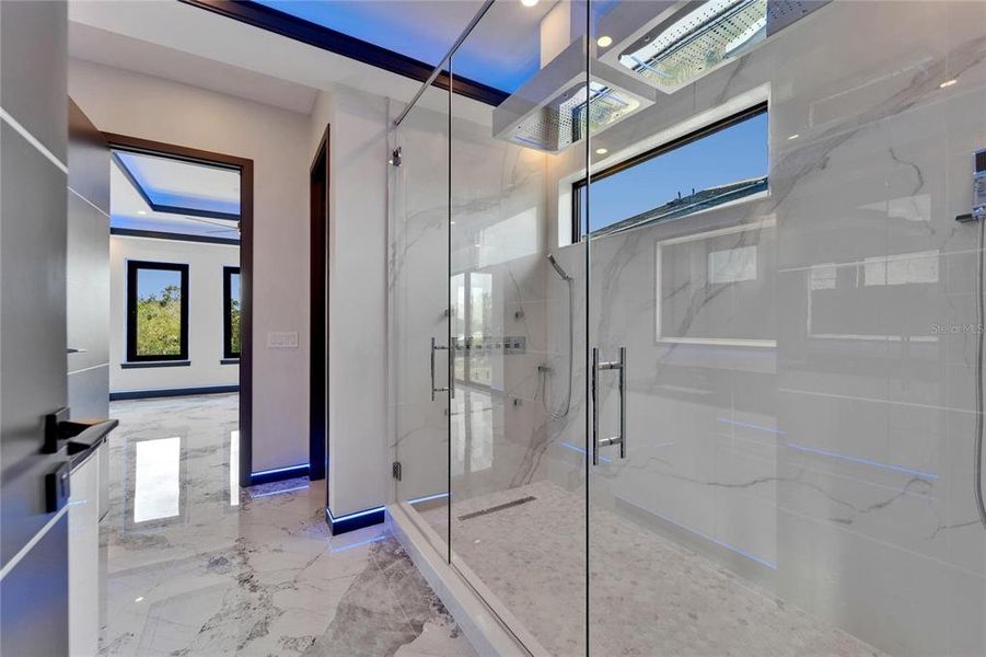 Spacious, unfurnished interior of a new home in , Apollo Beach (Image 88).