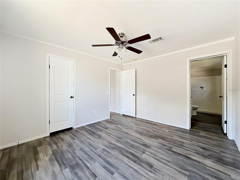Spacious, unfurnished interior of a new home in , Orlando (Image 30).