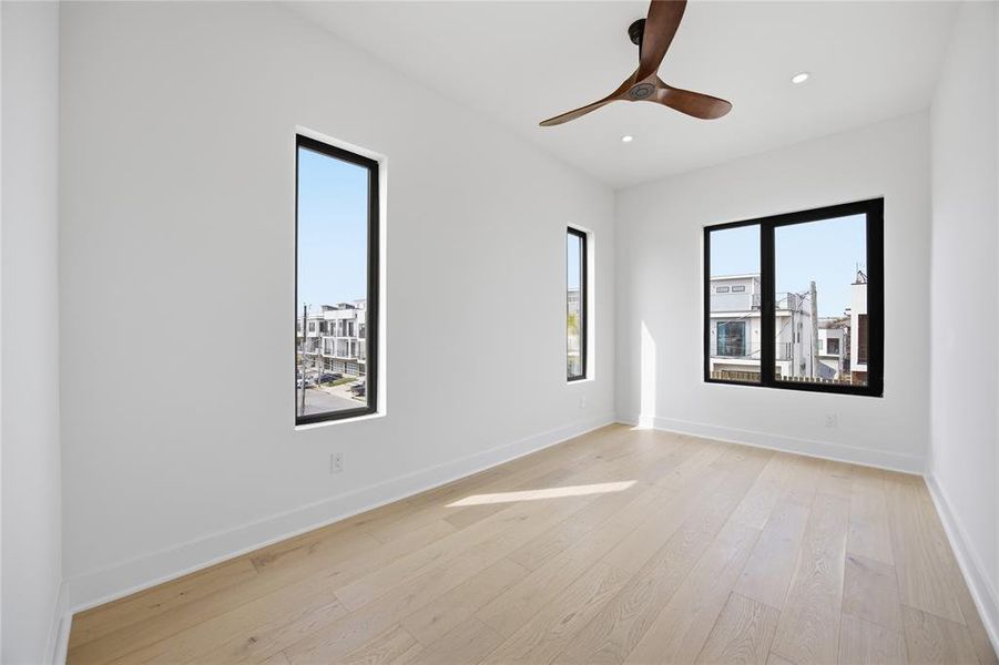 Spacious, unfurnished interior of a new home in , Dallas (Image 24).