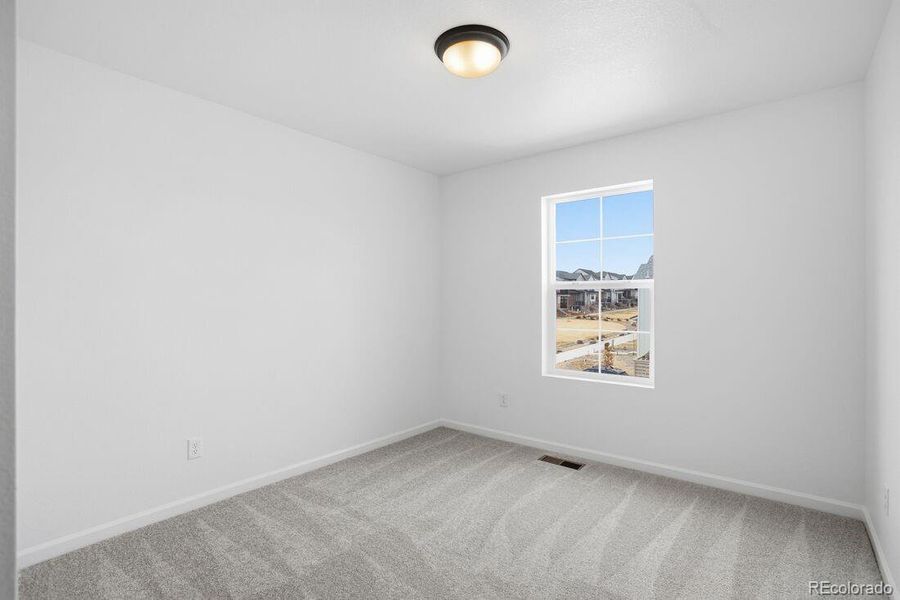 8784 Whiteclover ~ Ready Now