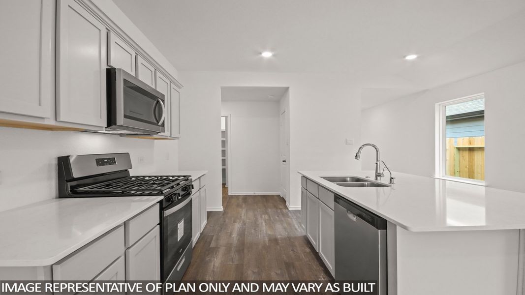 Furnished interior view inside a new home in Venetian Pines, Conroe (Image 5).
