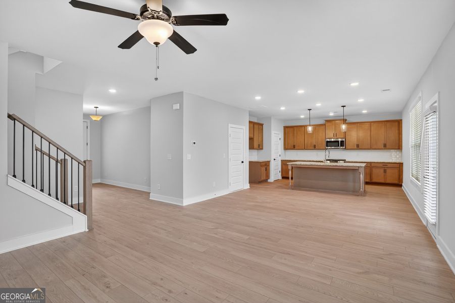 Spacious, unfurnished interior of a new home in The Fairways at Mirror Lake, Villa Rica (Image 21). Spacious, unfurnished interior of a new home in The Fairways at Mirror Lake, Villa Rica (Image 21).