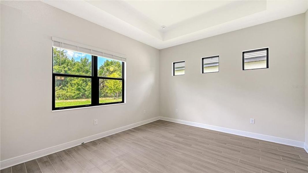 Spacious, unfurnished interior of a new home in Vistera of Venice, Nokomis (Image 17).