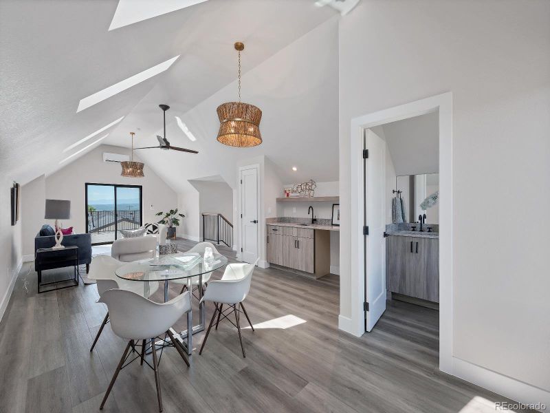 3rd floor bonus room with wet-bar