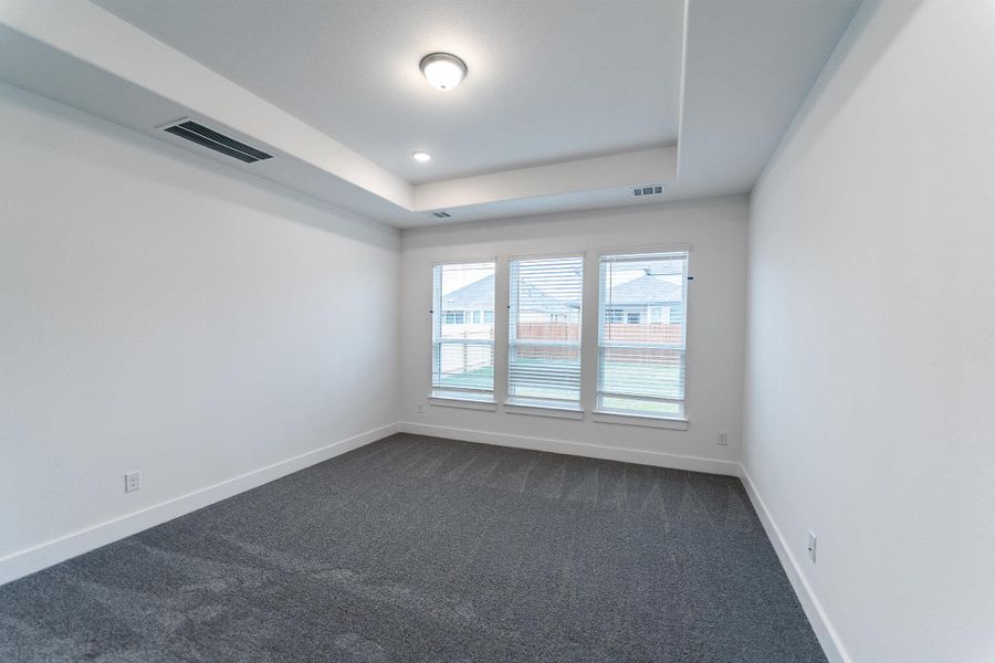 Spacious, unfurnished interior of a new home in Santa Rita Ranch, Liberty Hill (Image 12).