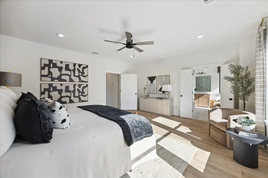 Representative furnished interior of a home built from the The 2824 by Autograph Homes in Caywood, Houston (Image 17).