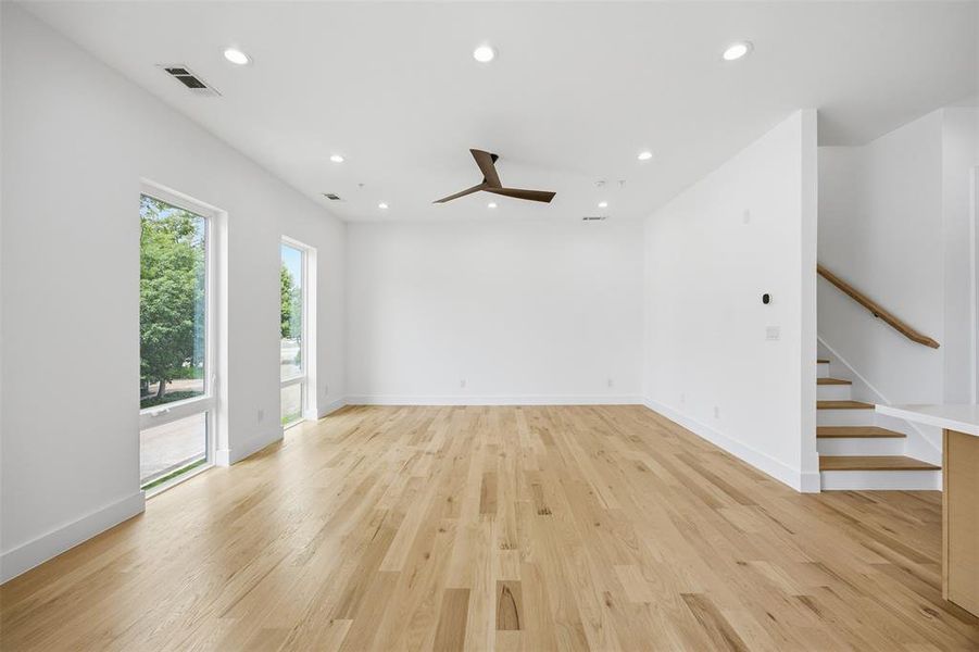 Spacious, unfurnished interior of a new home in , Dallas (Image 16).