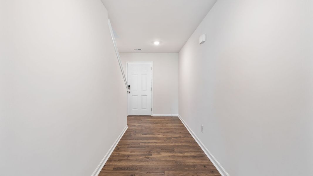 Spacious, unfurnished interior of a new home in Cedar Gap, Fountain Inn (Image 12).