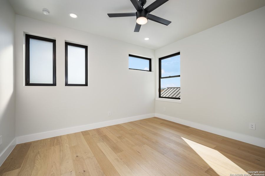 Spacious, unfurnished interior of a new home in , San Antonio (Image 21).