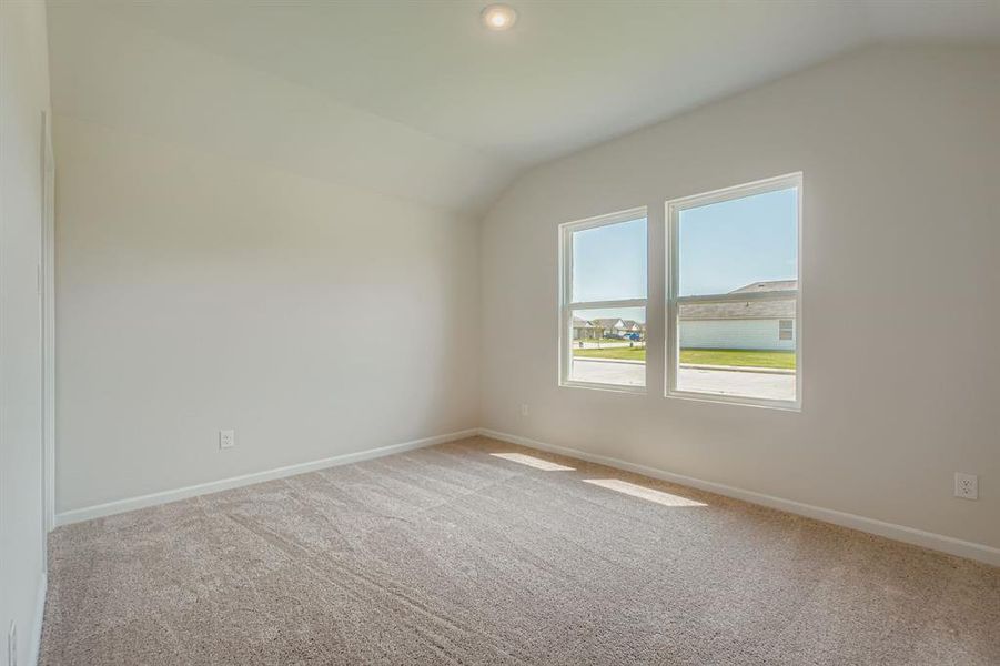 Spacious, unfurnished interior of a new home in Middlefield Village, Dallas (Image 8).