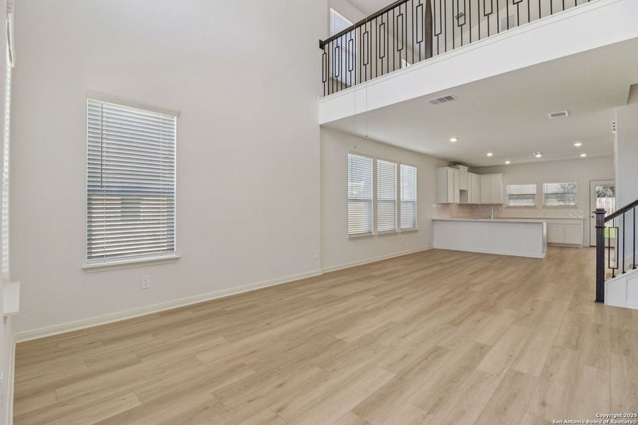 Spacious, unfurnished interior of a new home in Thomas Pond, San Antonio (Image 33). Spacious, unfurnished interior of a new home in Thomas Pond, San Antonio (Image 33).