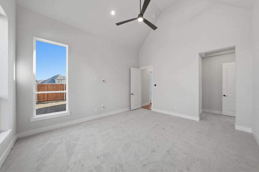 Spacious, unfurnished interior of a new home in Quail Hollow, Rockwall (Image 32).
