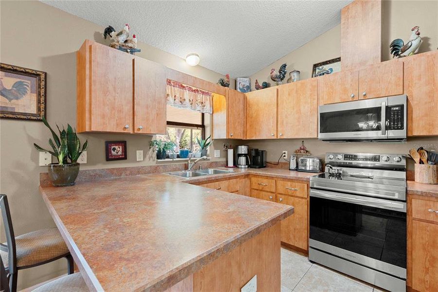 Furnished interior view inside a new home in , Dade City (Image 6).