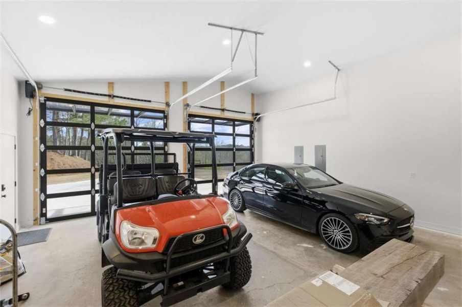 Community amenities in , Talking Rock (Image 33).