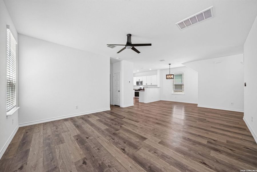 Spacious, unfurnished interior of a new home in Corley Farms, Boerne (Image 33).