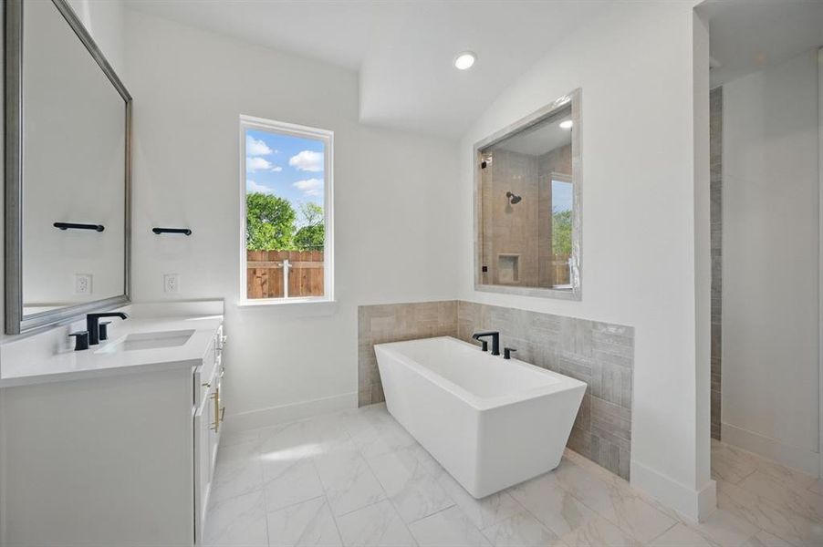 Furnished interior view inside a new home in Dove Hollow, Waxahachie (Image 14). Furnished interior view inside a new home in Dove Hollow, Waxahachie (Image 14).
