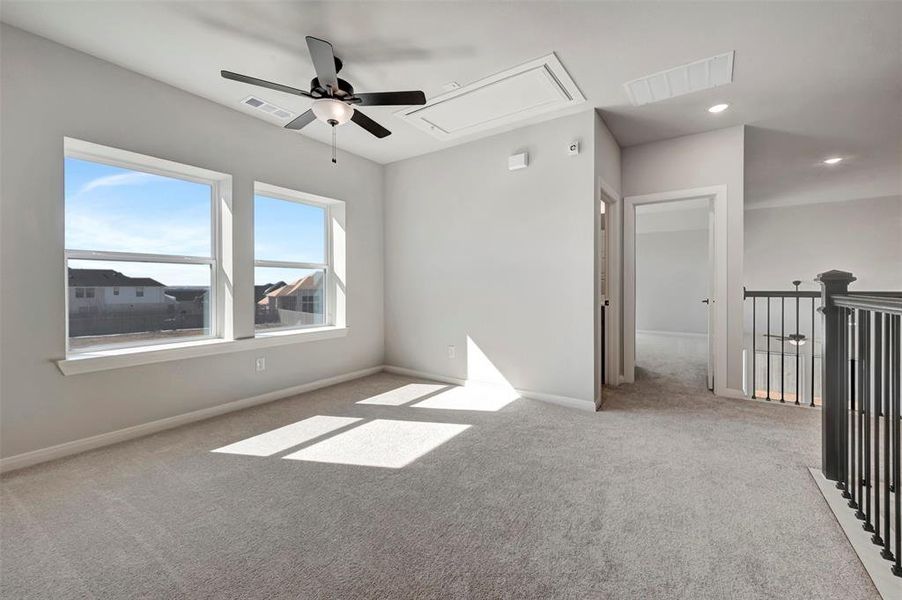 Spacious, unfurnished interior of a new home in Pecan Square - Gardens, Northlake (Image 32).