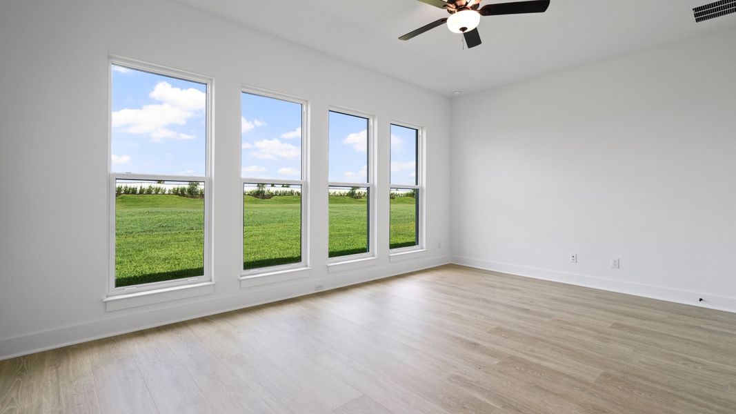 Representative unfurnished interior of a home built from the 2517F by Perry Homes in Turnleaf, Punta Gorda (Image 39).