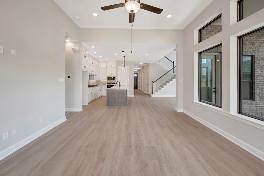 Spacious, unfurnished interior of a new home in Kresston - Enclave Collection, Magnolia (Image 36).