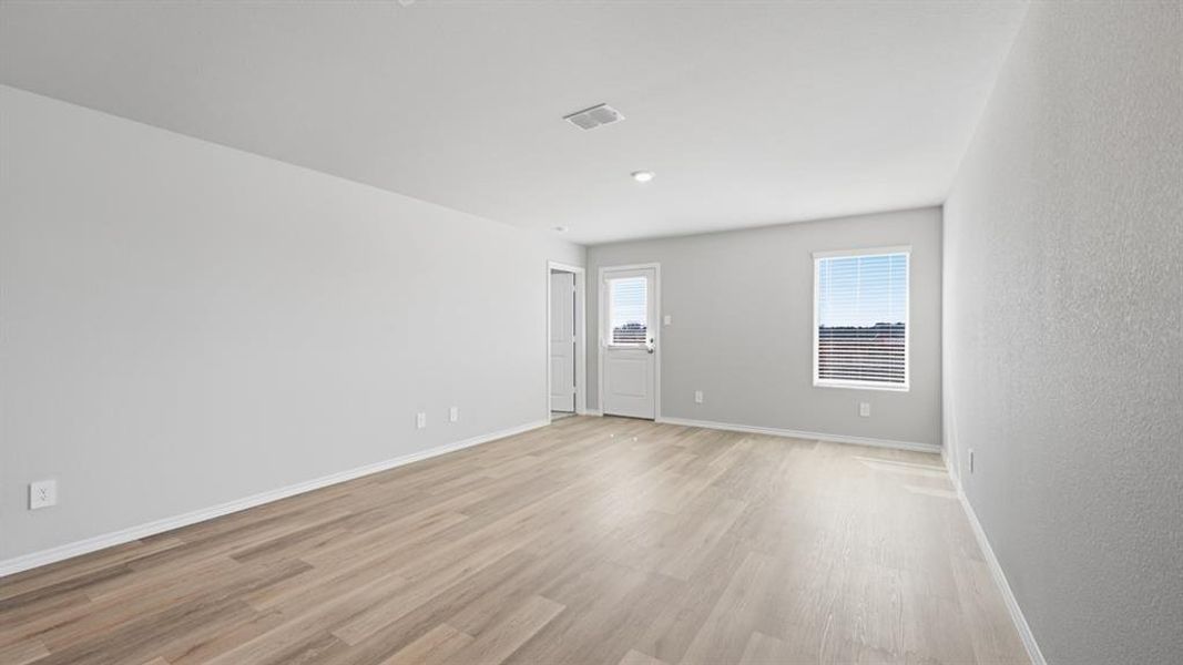 Spacious, unfurnished interior of a new home in Sunnycreek, Crowley (Image 20).