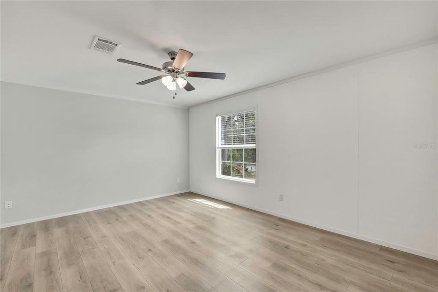 Spacious, unfurnished interior of a new home in , Homosassa (Image 13).
