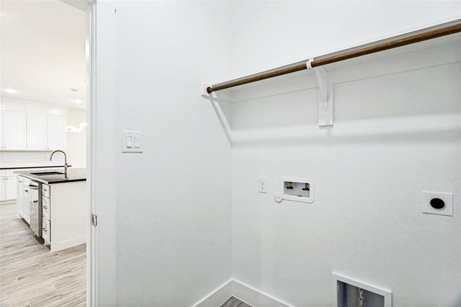 Spacious, unfurnished interior of a new home in , Fort Worth (Image 19).