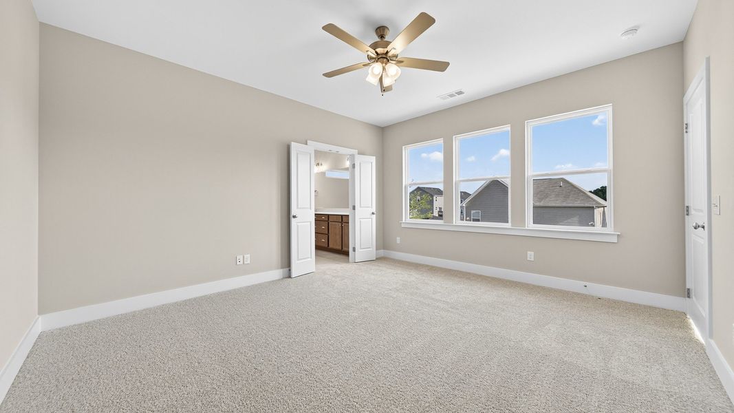 Spacious, unfurnished interior of a new home in McClure Farms, Columbia (Image 45).