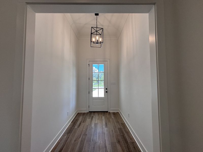 Spacious, unfurnished interior of a new home in Bird Song at Hammock Bay, Freeport (Image 17).