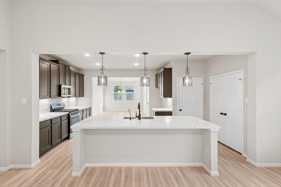 Gorgeous island kitchen (*Photo not of actual home and used for illustration purposes only.) Gorgeous island kitchen (*Photo not of actual home and used for illustration purposes only.)