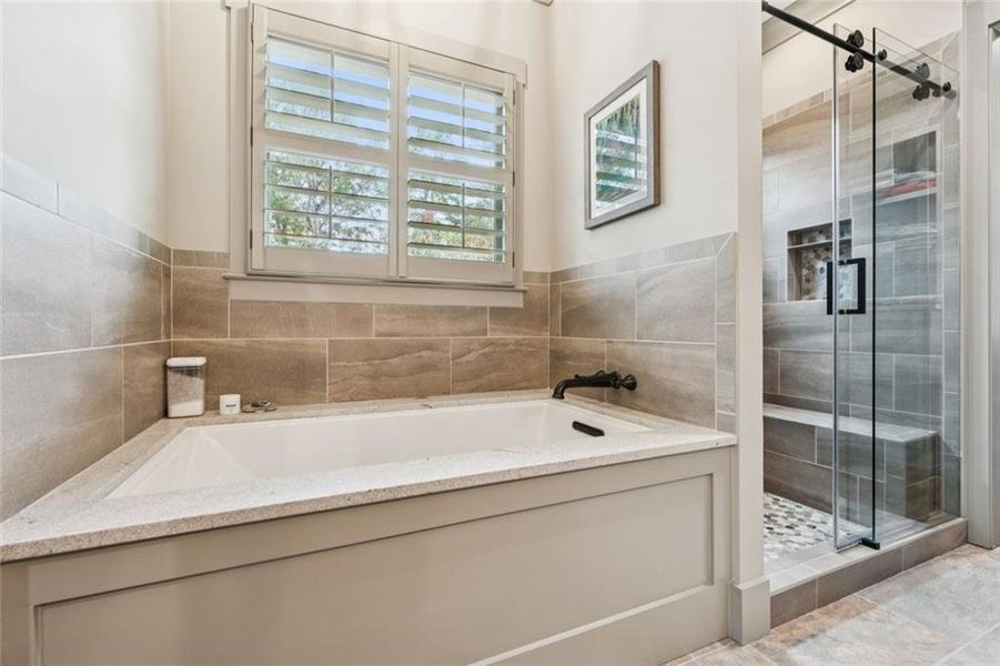 Furnished interior view inside a new home in , Dahlonega (Image 41).