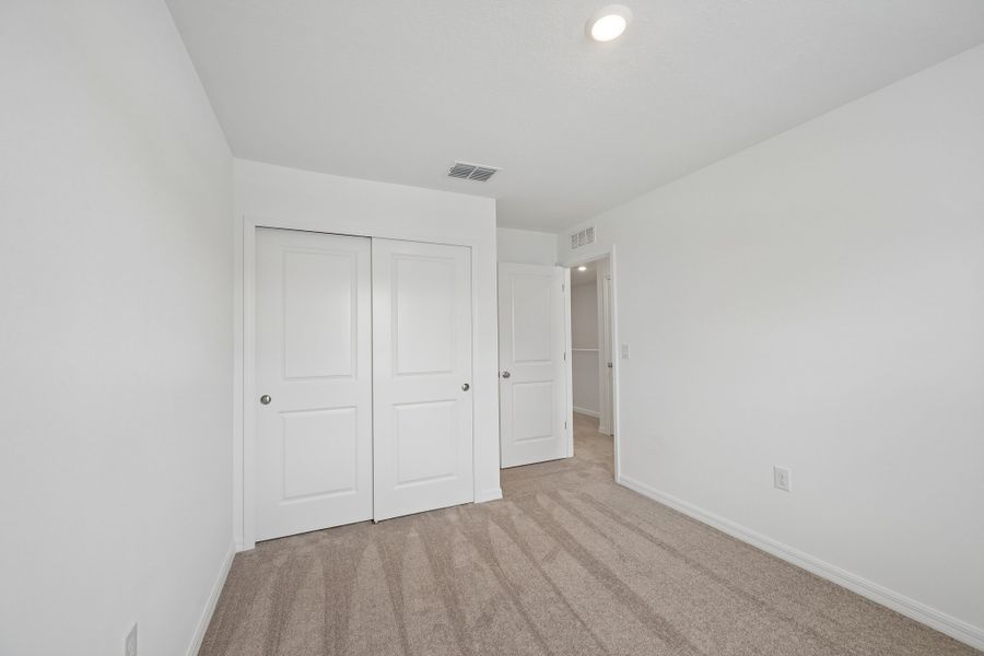Spacious, unfurnished interior of a new home in Skye Ranch Community Group Page, Sarasota (Image 15).