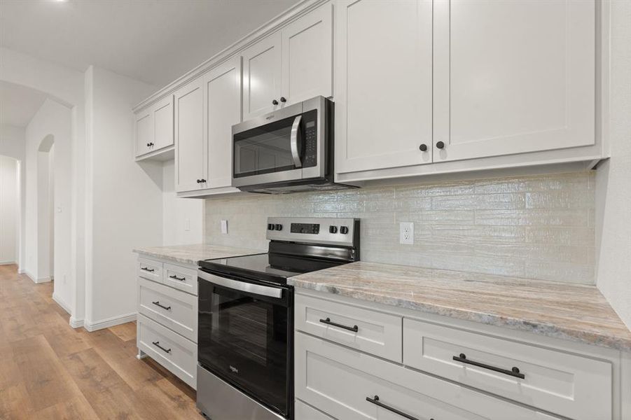 Furnished interior view inside a new home in , Cleburne (Image 8).