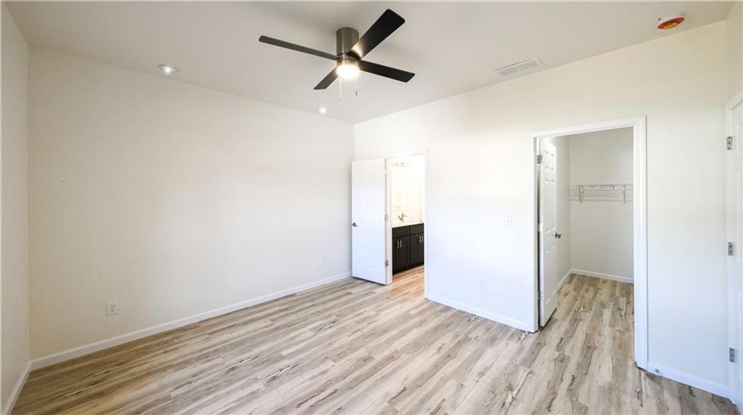 Spacious, unfurnished interior of a new home in , Carrollton (Image 28).