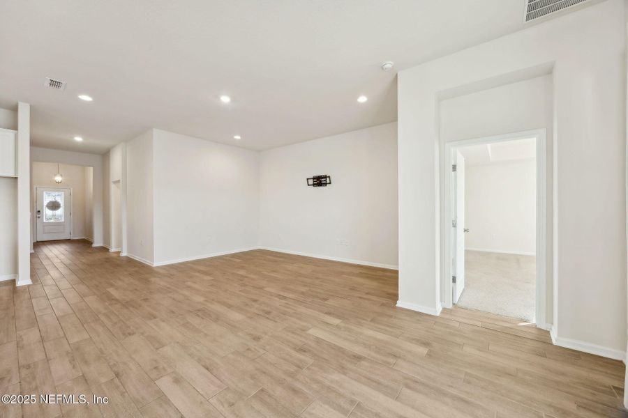 Spacious, unfurnished interior of a new home in River Glen, Yulee (Image 44). Spacious, unfurnished interior of a new home in River Glen, Yulee (Image 44).
