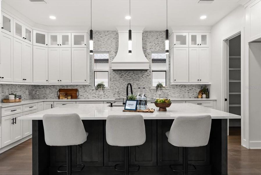 Furnished interior view inside a new home in , Orlando (Image 34).