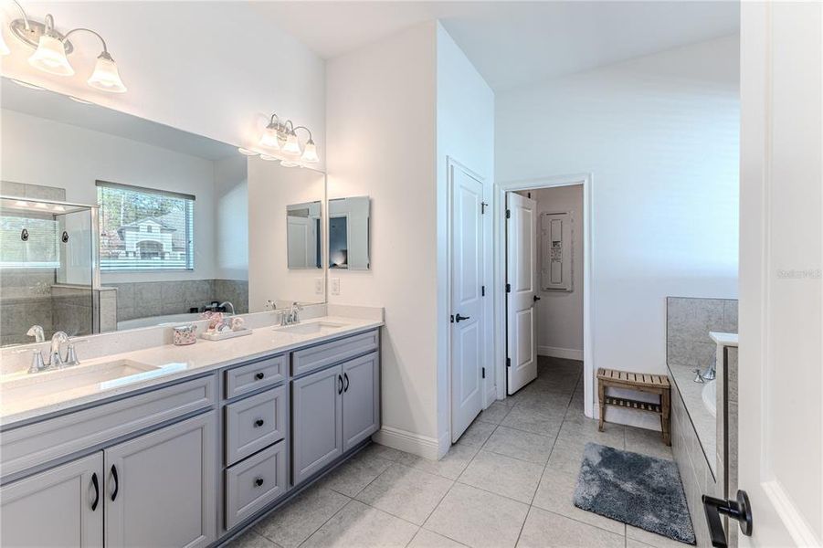 Furnished interior view inside a new home in Whiting Estates, Spring Hill (Image 18).