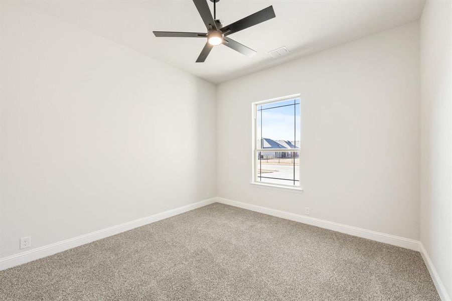 Spacious, unfurnished interior of a new home in Abe's Landing, Granbury (Image 30).