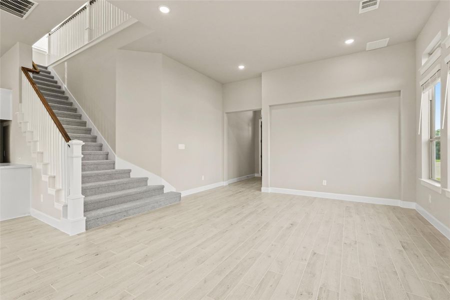 Spacious, unfurnished interior of a new home in Waterstone on Lake Conroe, Montgomery (Image 18).
