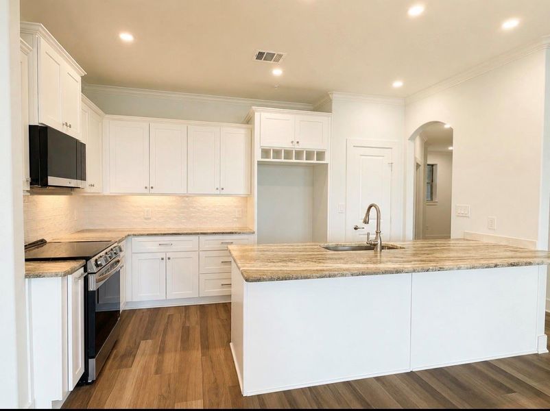 Furnished interior view inside a new home in , Onalaska (Image 6).