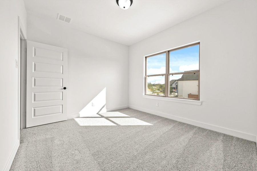 Spacious, unfurnished interior of a new home in , Katy (Image 14).