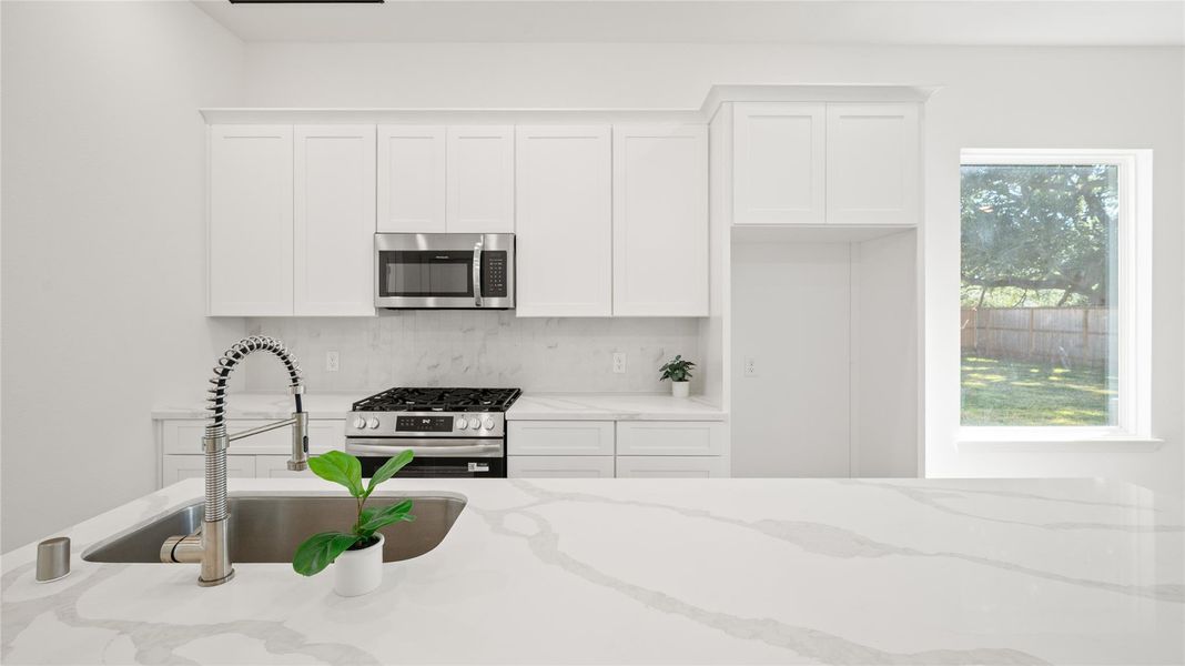 Furnished interior view inside a new home in , Missouri City (Image 13).