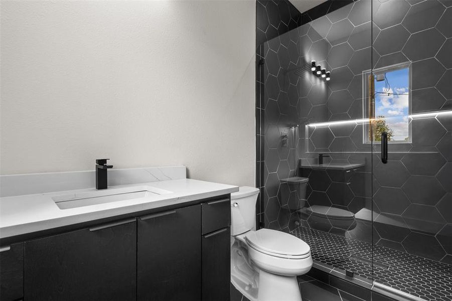 Furnished interior view inside a new home in , Dallas (Image 6).