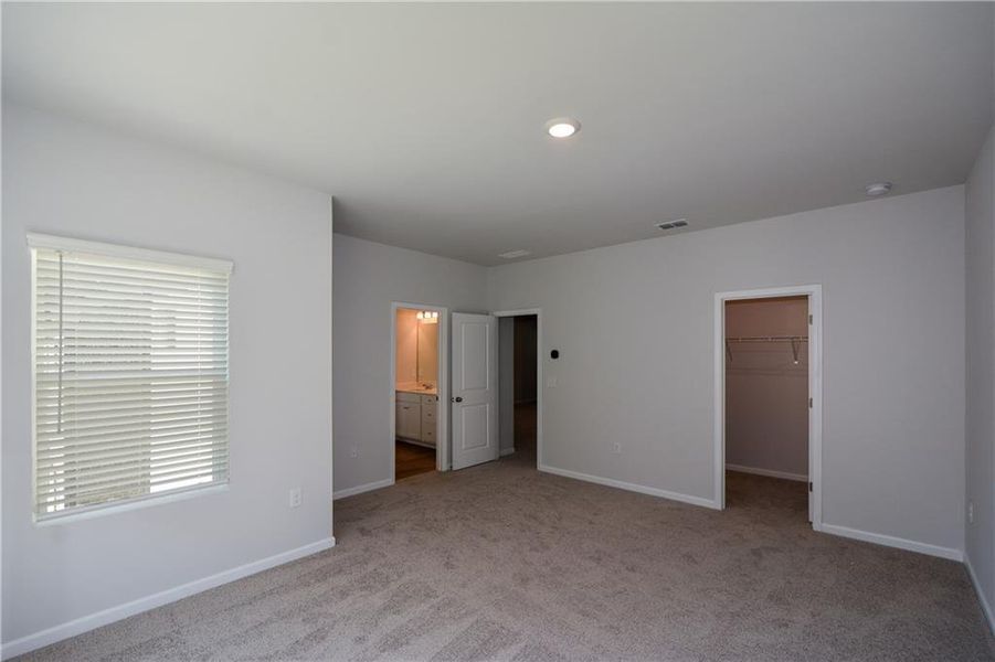 Spacious, unfurnished interior of a new home in Graystone Village, Grayson (Image 31).