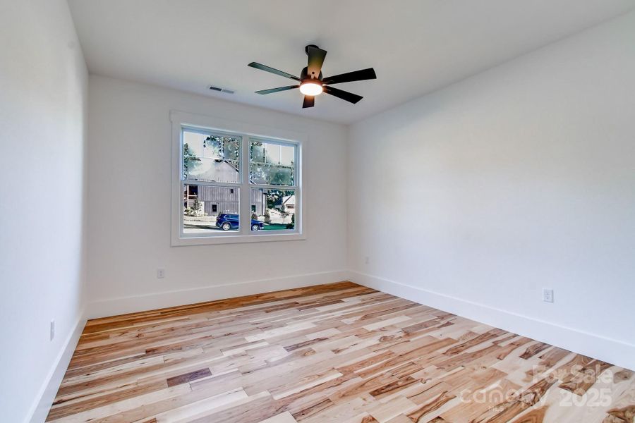 Spacious, unfurnished interior of a new home in , Mills River (Image 33).