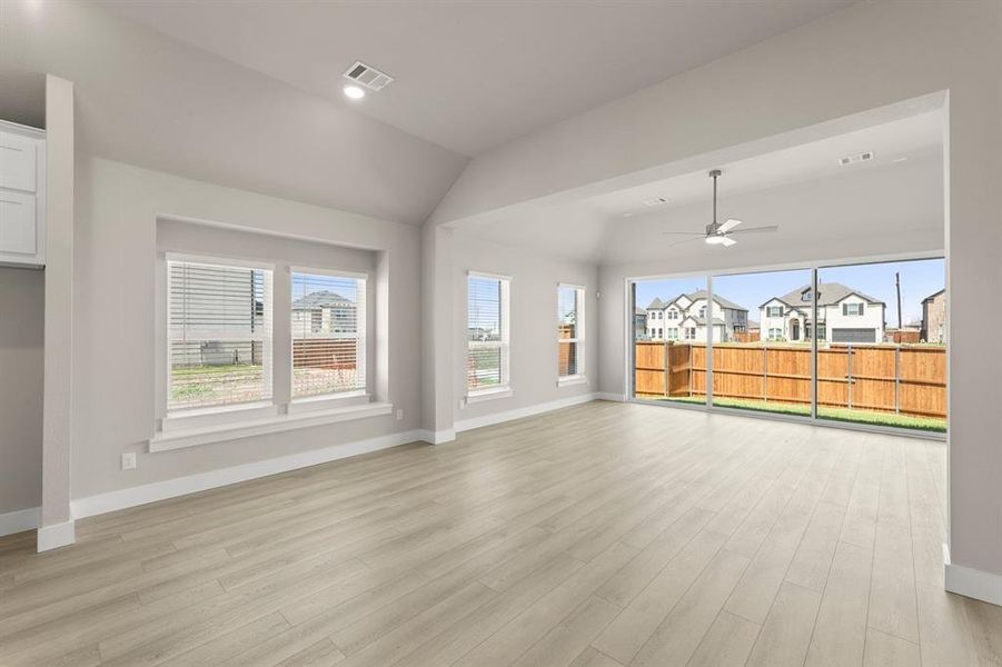 Spacious, unfurnished interior of a new home in Villages of Creekwood, Frisco (Image 24).
