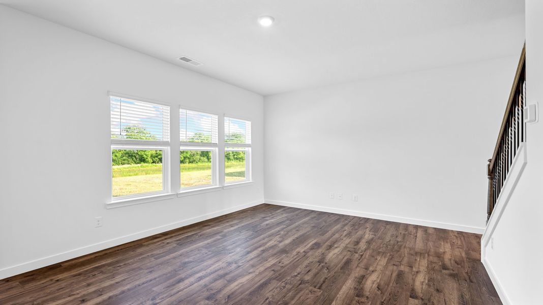 Spacious, unfurnished interior of a new home in The Cove at Thrasher Landing, Hixson (Image 15).