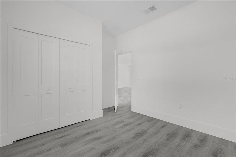 Spacious, unfurnished interior of a new home in , Ocala (Image 20).
