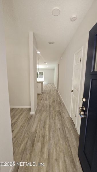 Spacious, unfurnished interior of a new home in , Jacksonville (Image 23).