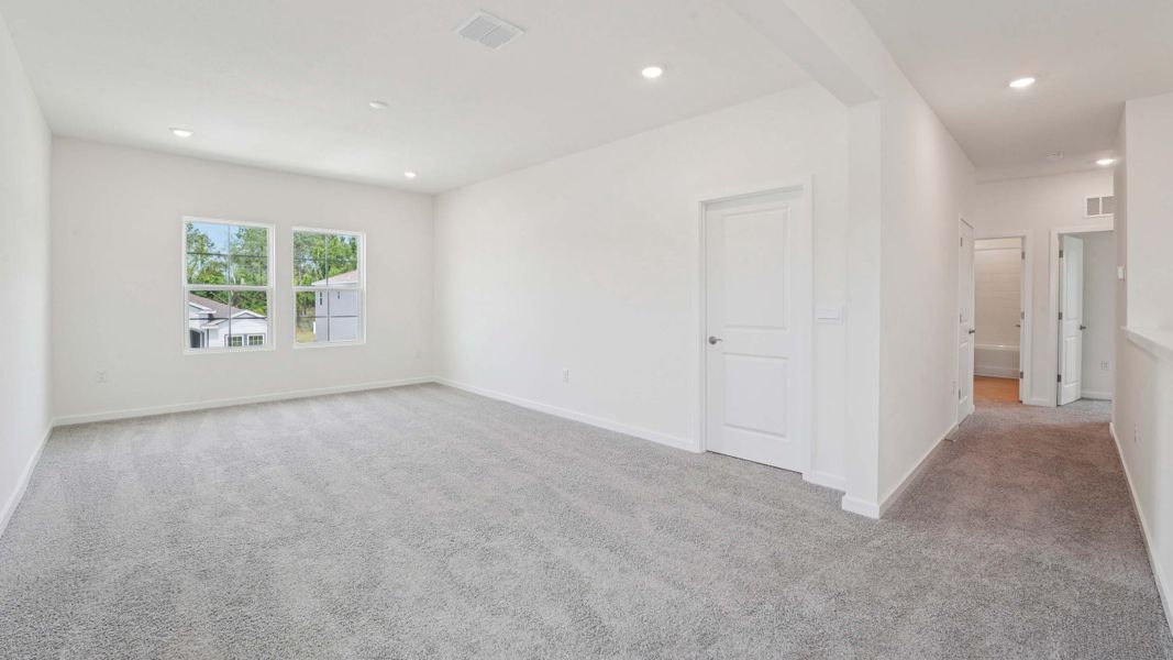 Representative unfurnished interior of a home built from the Hemingway by D.R. Horton in Briarwood, Alachua (Image 21).