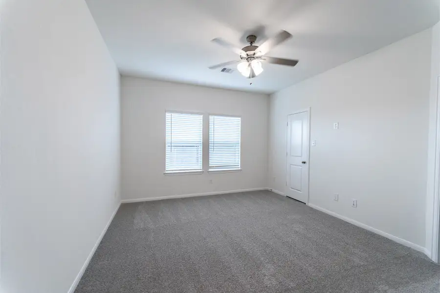 Spacious, unfurnished interior of a new home in Windrose Green, Angleton (Image 19).